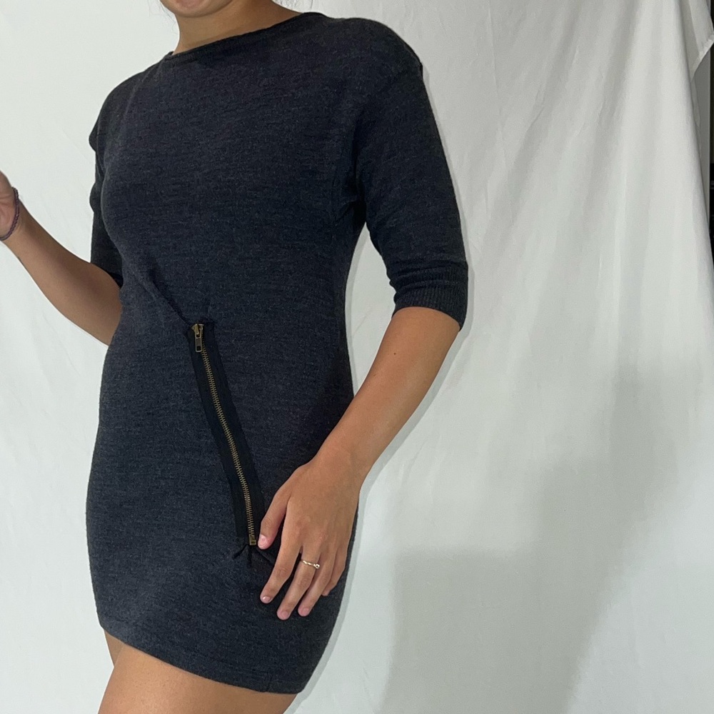 Topshop petite sweater dress with zipper detail at the waist Size 2
